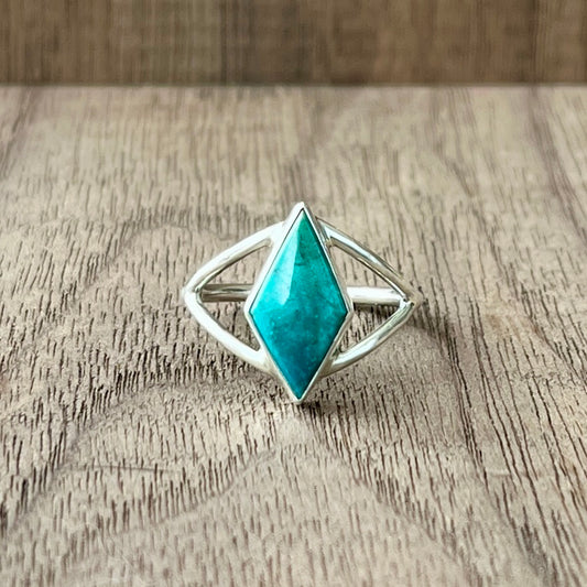 turquoise kite ring / size 6.75