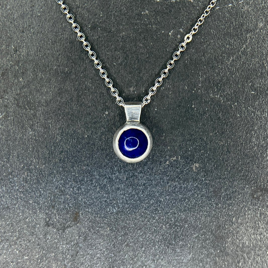 tiny round / lapis lazuli